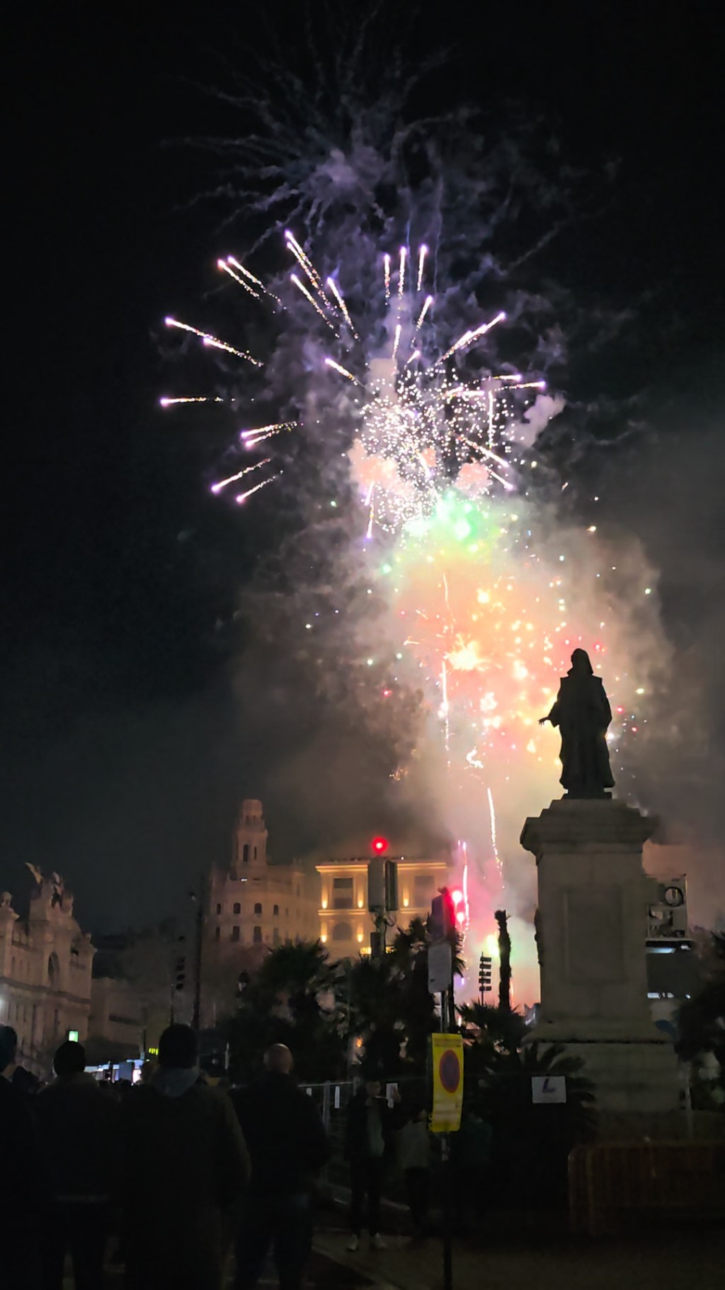 Le Fallas spiegate bene: arte, satira e piromani con ottimo&nbsp;gusto.